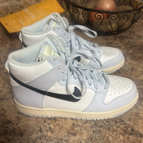 Powder blue cream white black Jordan Nike - Picture 1 of 7
